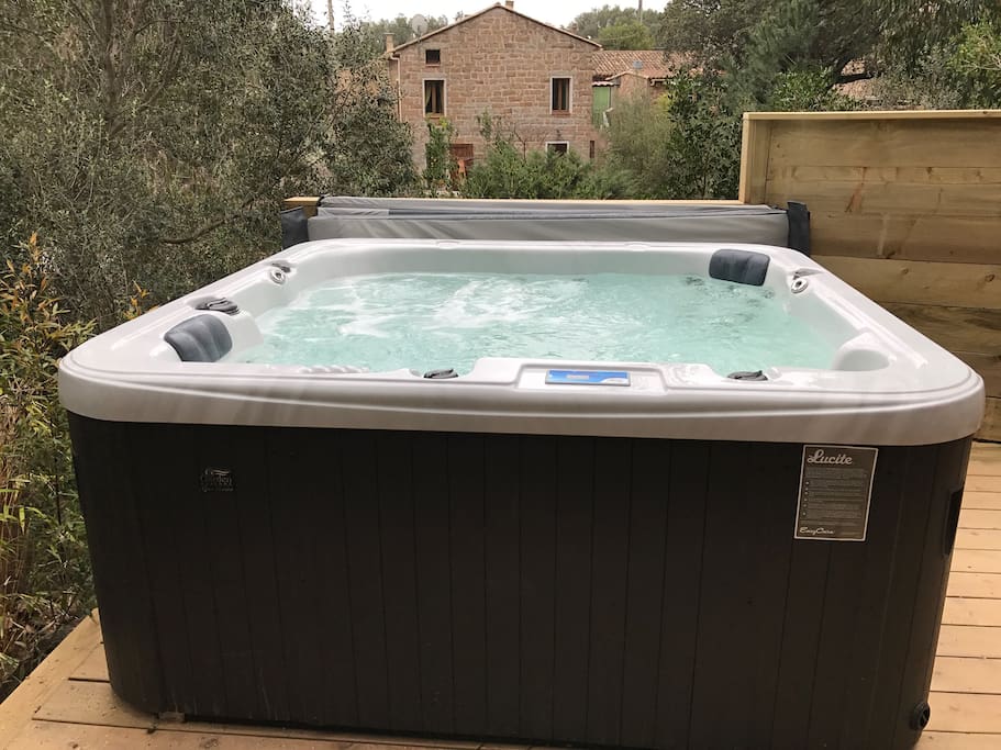 Le jacuzzi côté maquis