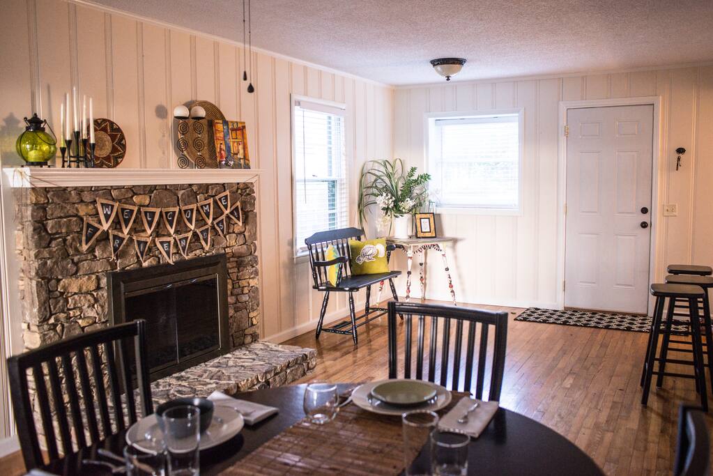 Open flow pattern from kitchen to dining to living areas