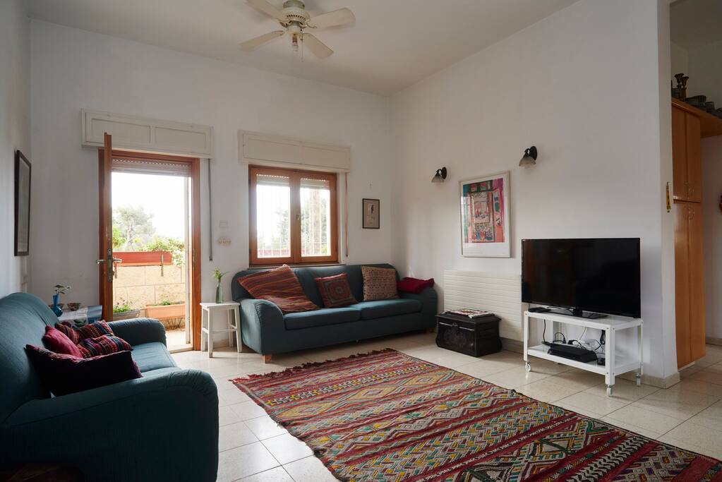 Spacious, cozy, colorful living-room