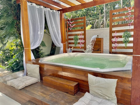 Beautiful Villa with Spa and Swimming Pool 50 meters from the beach