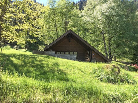 Chalerino - Mountain refuge at the forest edge