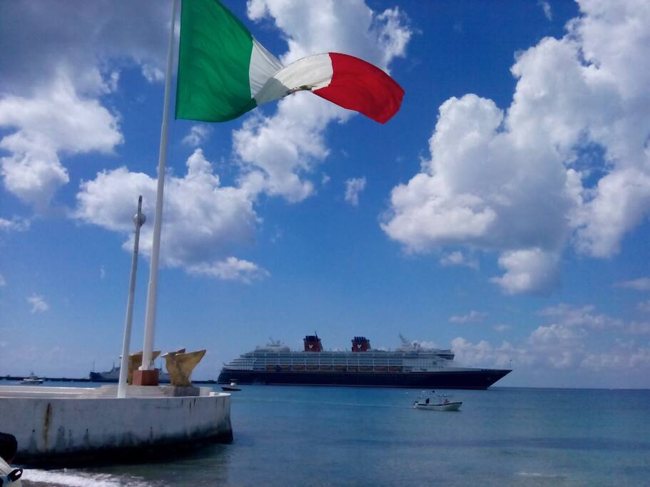 Zona Ferry
