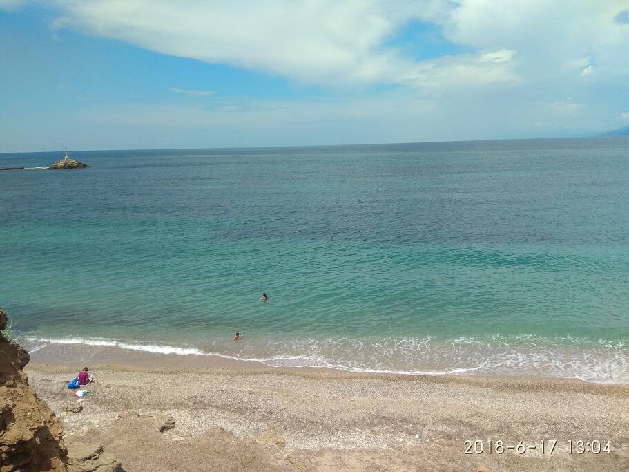 Sea side 150 m from the house
