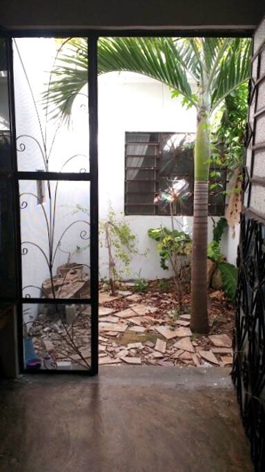 Vista de la habitación de juegos al patio interior