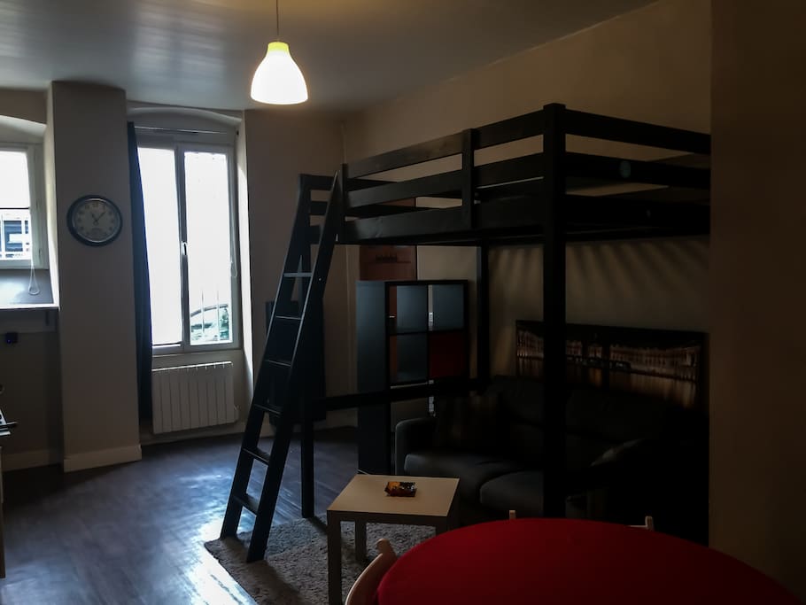Le salon avec lit mezzanine 2 places