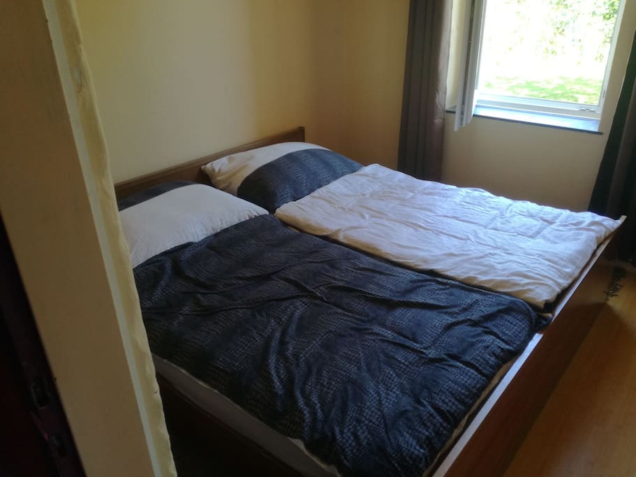 Schlafzimmer 1, king size bed