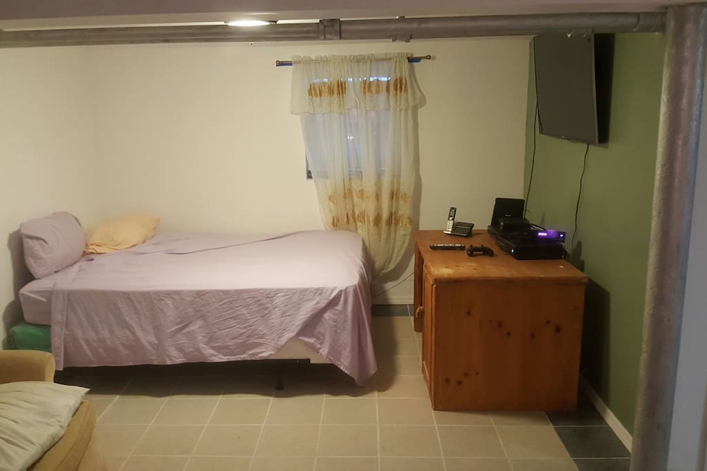 Queens Size Bed, 50 " TV