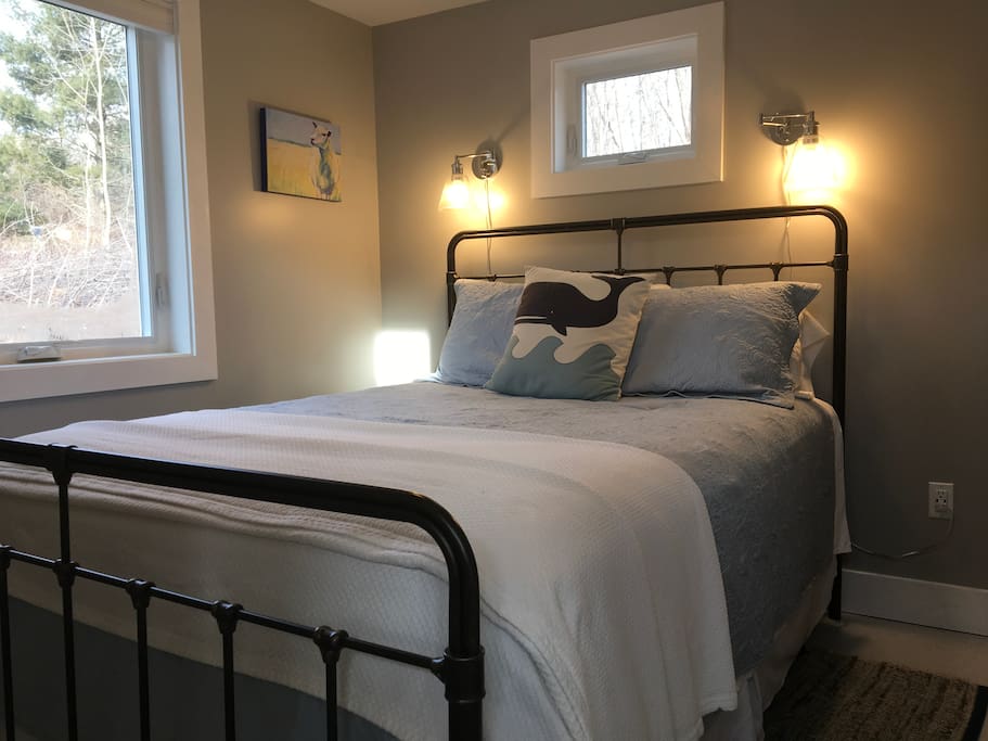 Master bedroom with queen bed.