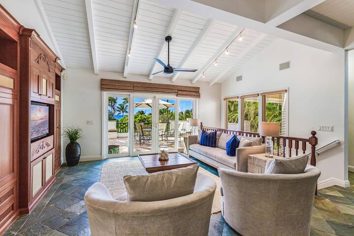 Stunning Gated Home, Private Pool and Spa gallery image 5