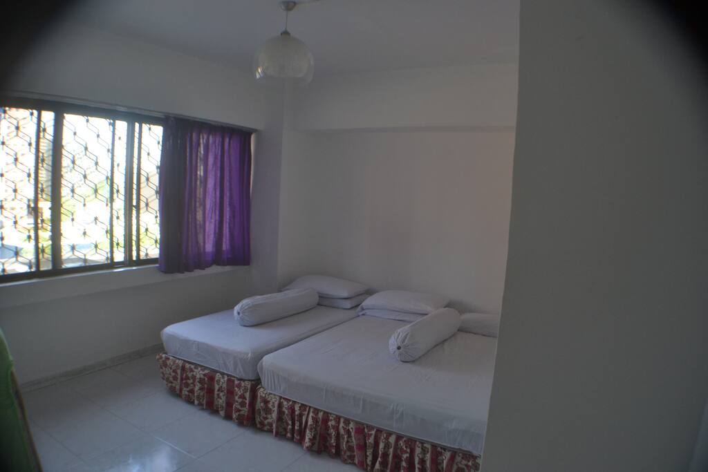 Room with Queen Bed + Single Bed