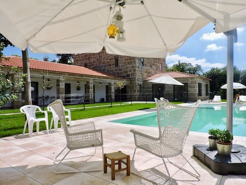 Quinta do Ribeirão with Jacuzzi and private pool