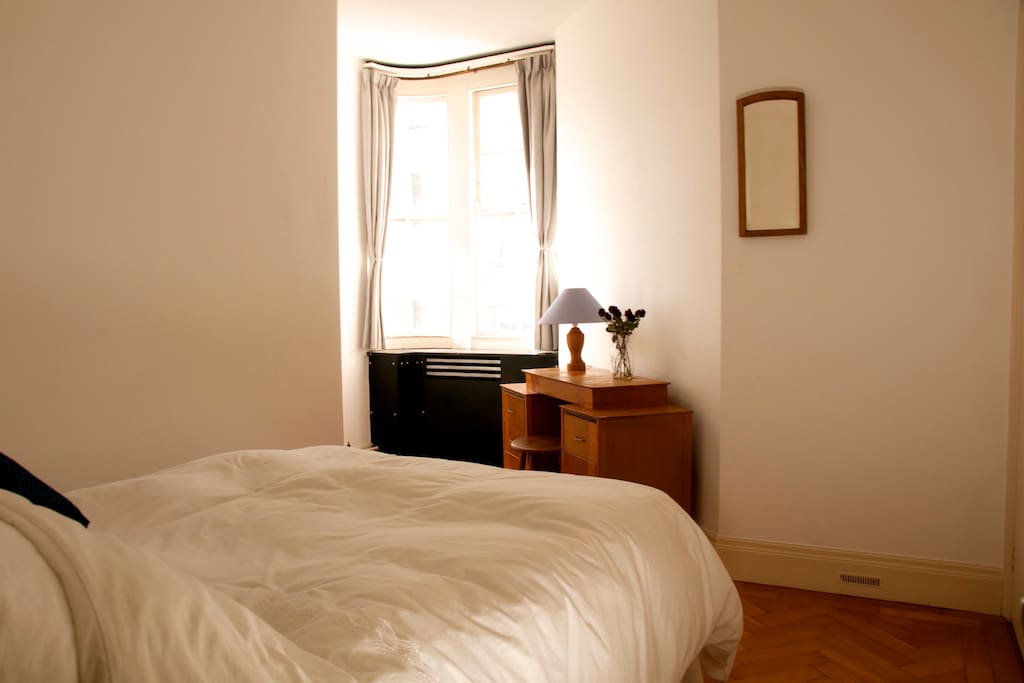 Private double bedroom available.