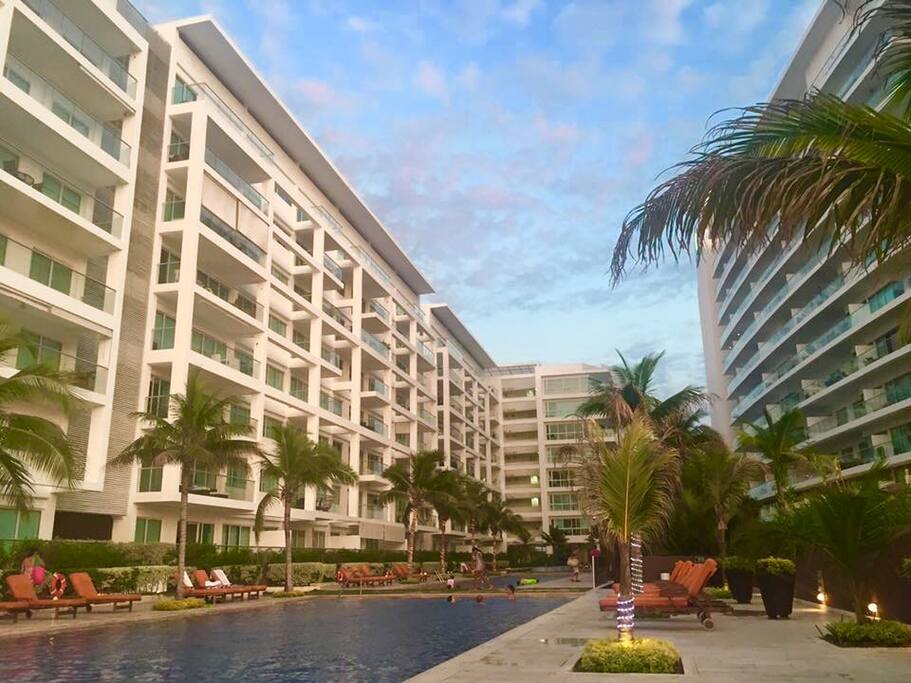MODERN BUILDING WHIT 5 POOLS, TURKISH BATH, JACUZZI ,GYM, AND DIRECT ACCESS TO THE BEACH