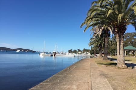 Fennell Bay Vacation Rentals Homes New South Wales