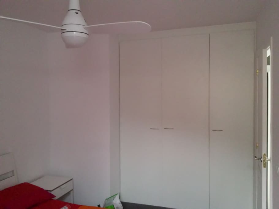 Bed room with 160 cm bed