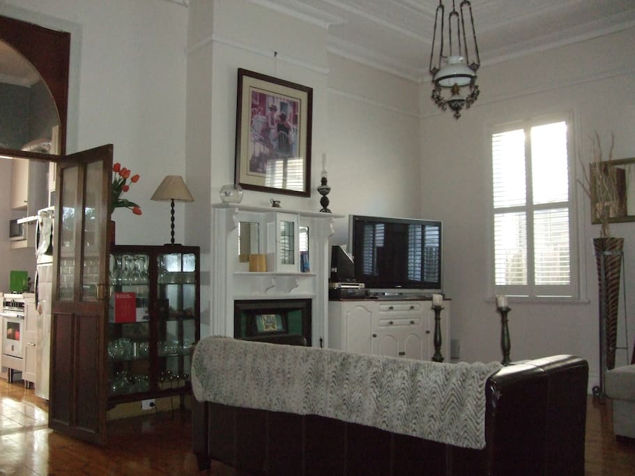 Living Area No 1