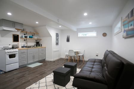 SECRET SPENARD B&B- Long stay discount