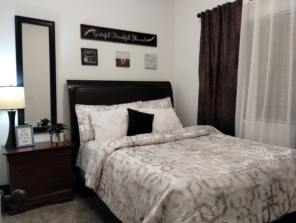 Great New Home 2 Guests 1 Queen Size Bed 1 - Houses for Rent in El Paso,  Texas, United States - Airbnb