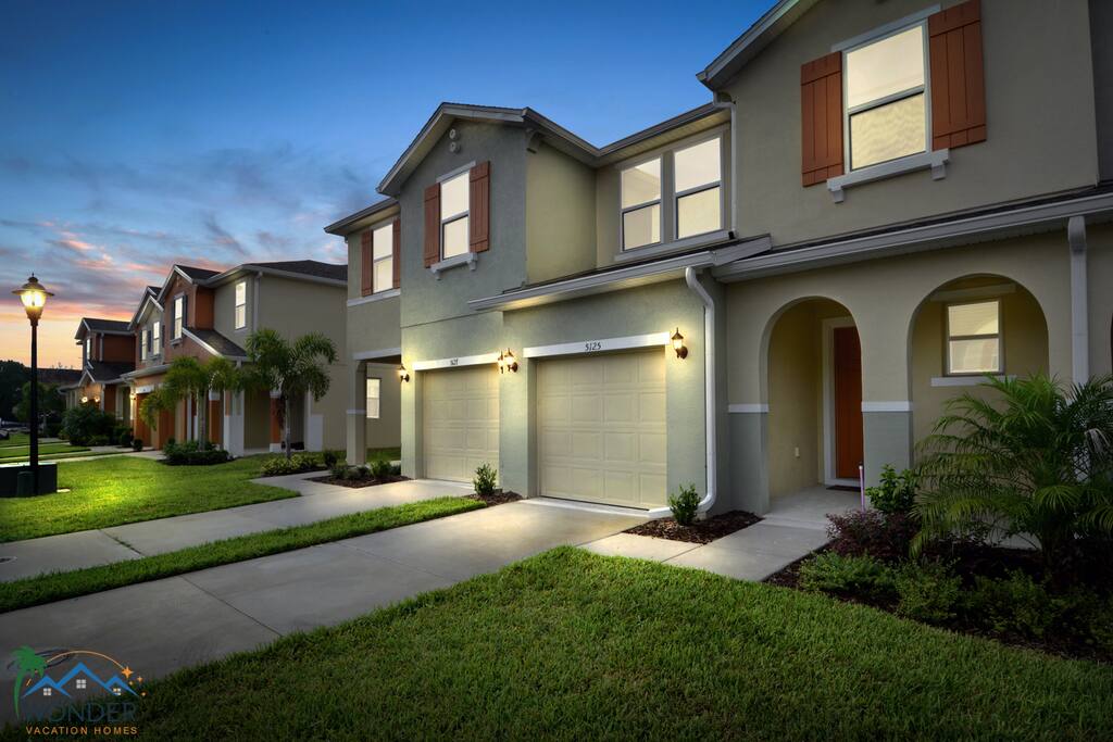 Facade Twilight Street View