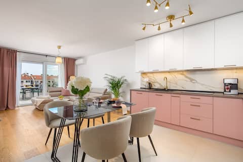 Popular Airbnb listing: Seaview apartment „Megan“ with sunny terrace in Mjesni Odbor Srdoči