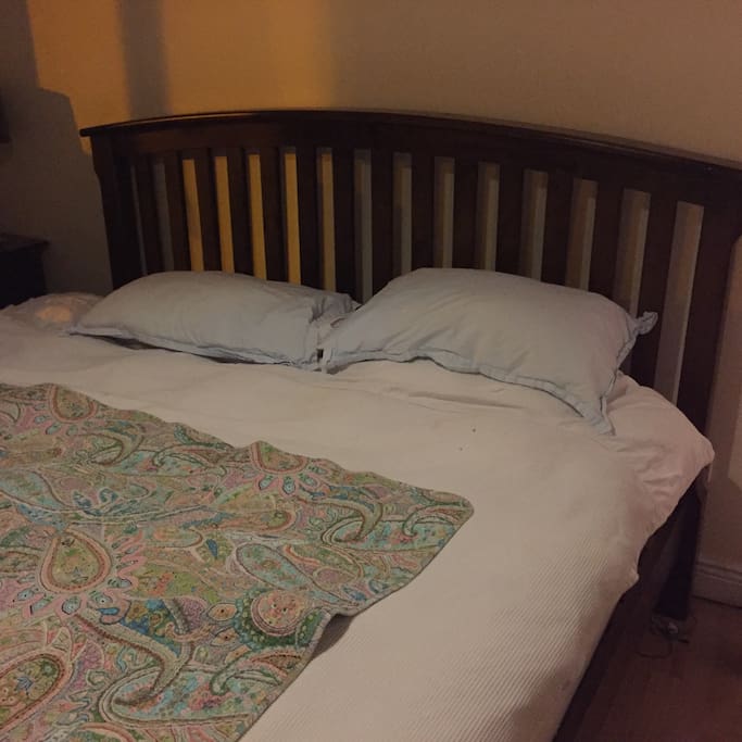 King size bed