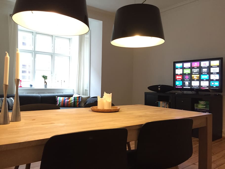 There´s a TV and Netflix access (if you want to stay home on a rainy day)