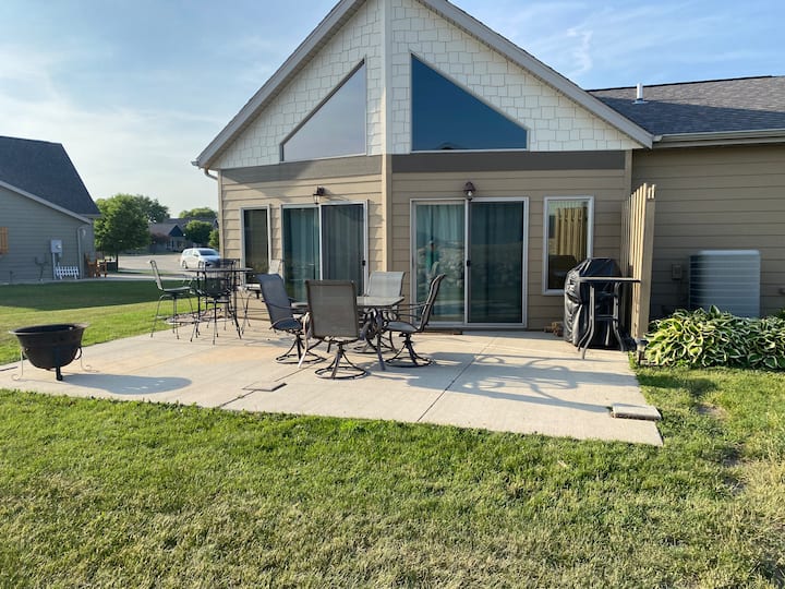 Okoboji Getaway at Bridges Bay Resort! Cottages for Rent in Arnolds