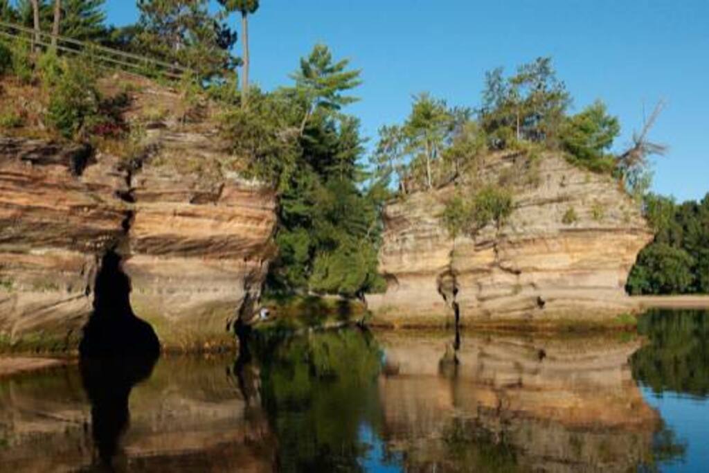 Dells scenes.