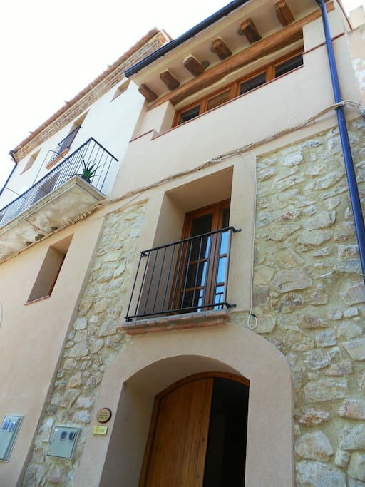 Casa Petita Townhouse in Miravet