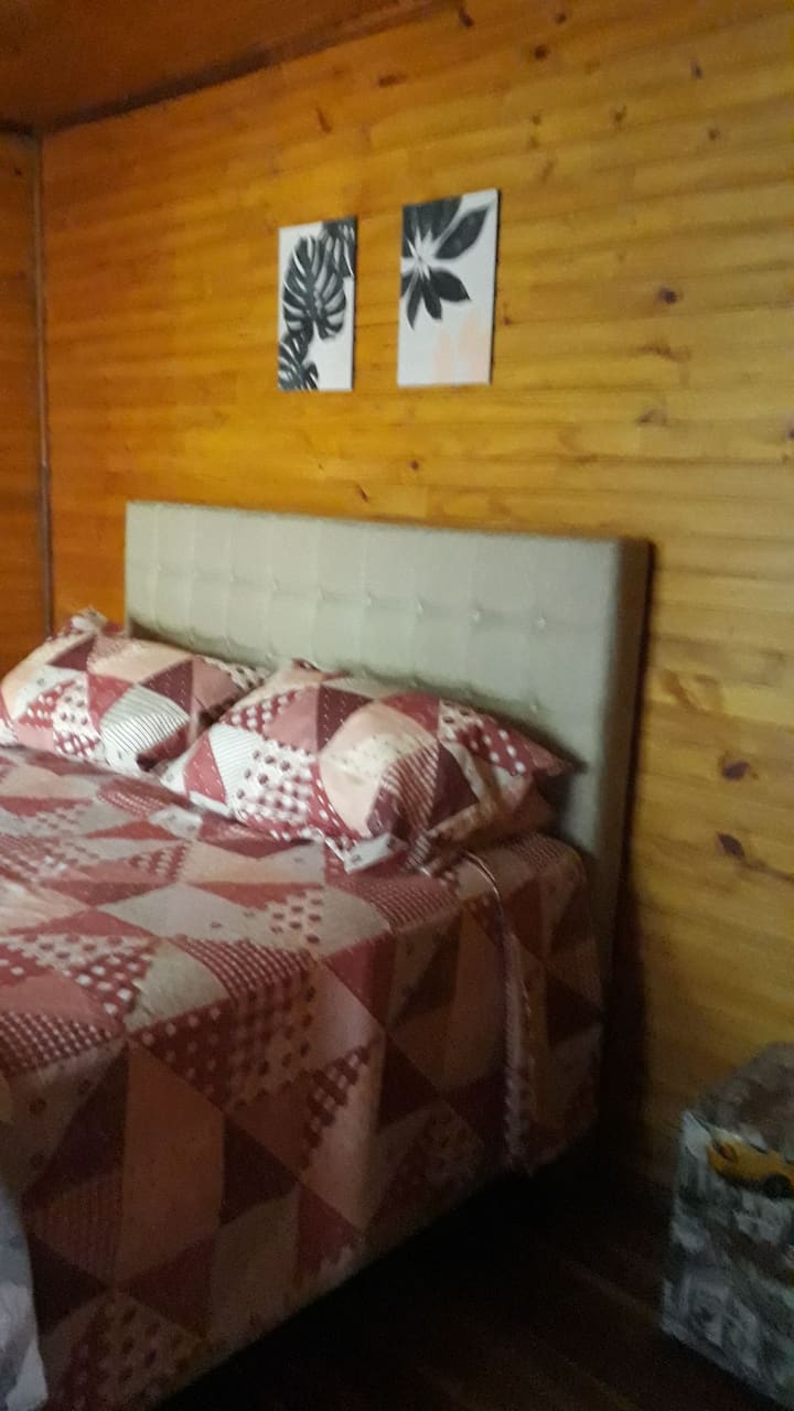 جناح بسرير بحجم كبير