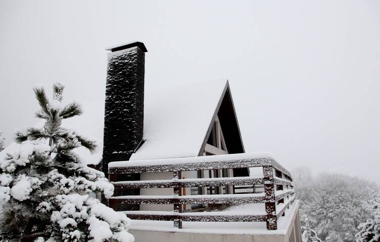 Köroğlu Dağları manzaralı, şömineli dağ evleri