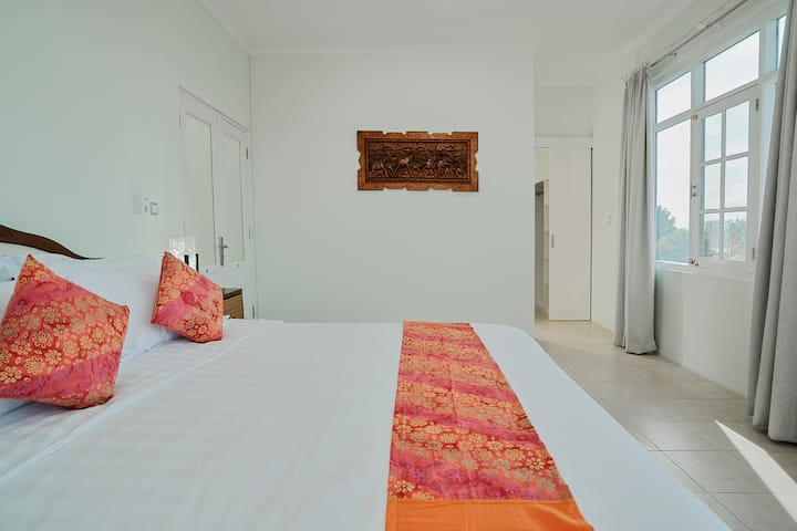 Dhoma kryesore e krevatit