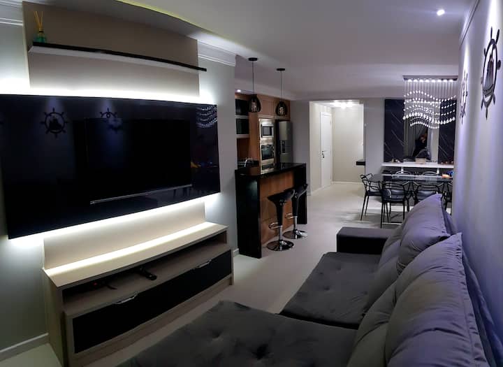 Výhľad na televízor a obývačku 