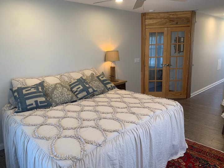 Master Bedroom - King Size Bed