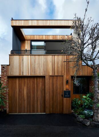 The Timber House in heart of Prahran gallery image 2