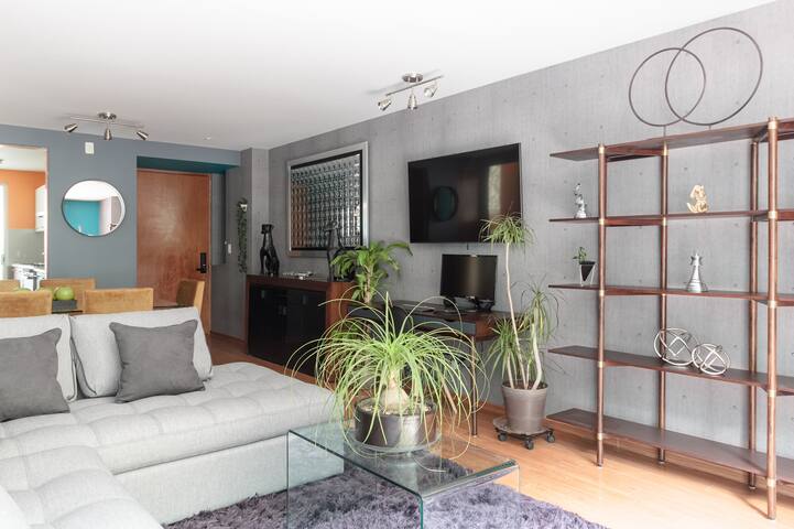 4High-End Apts+Private Rooftop for Up to 22 guests gallery image 4