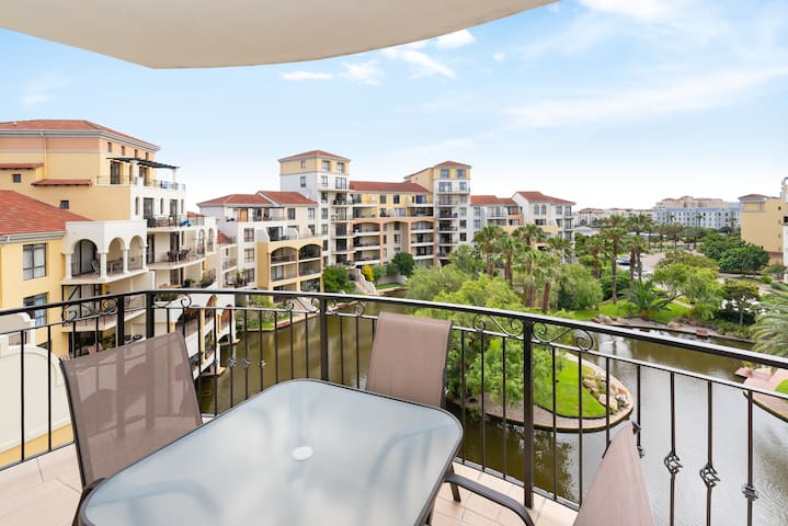 Century City Boutique The Island Club