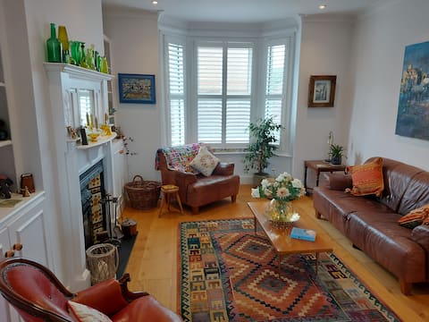 Popular Airbnb listing: Spacious home in Walmer, Deal in Dover