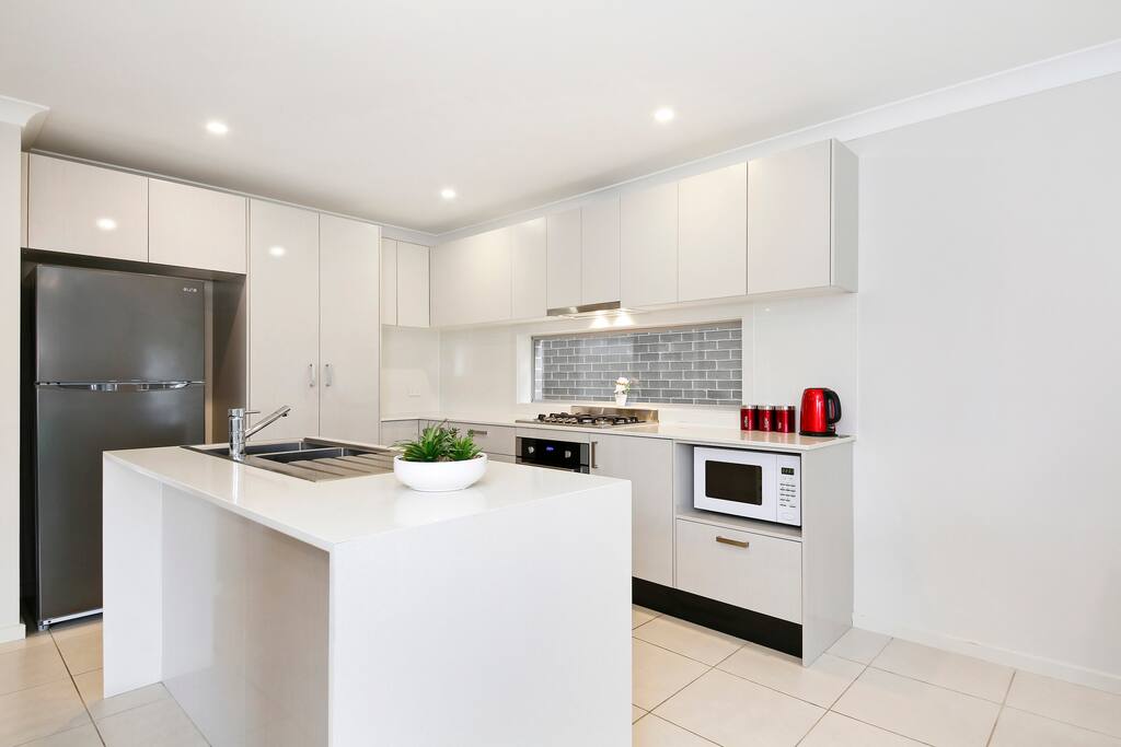 Modern, Fully Equipped Kitchen