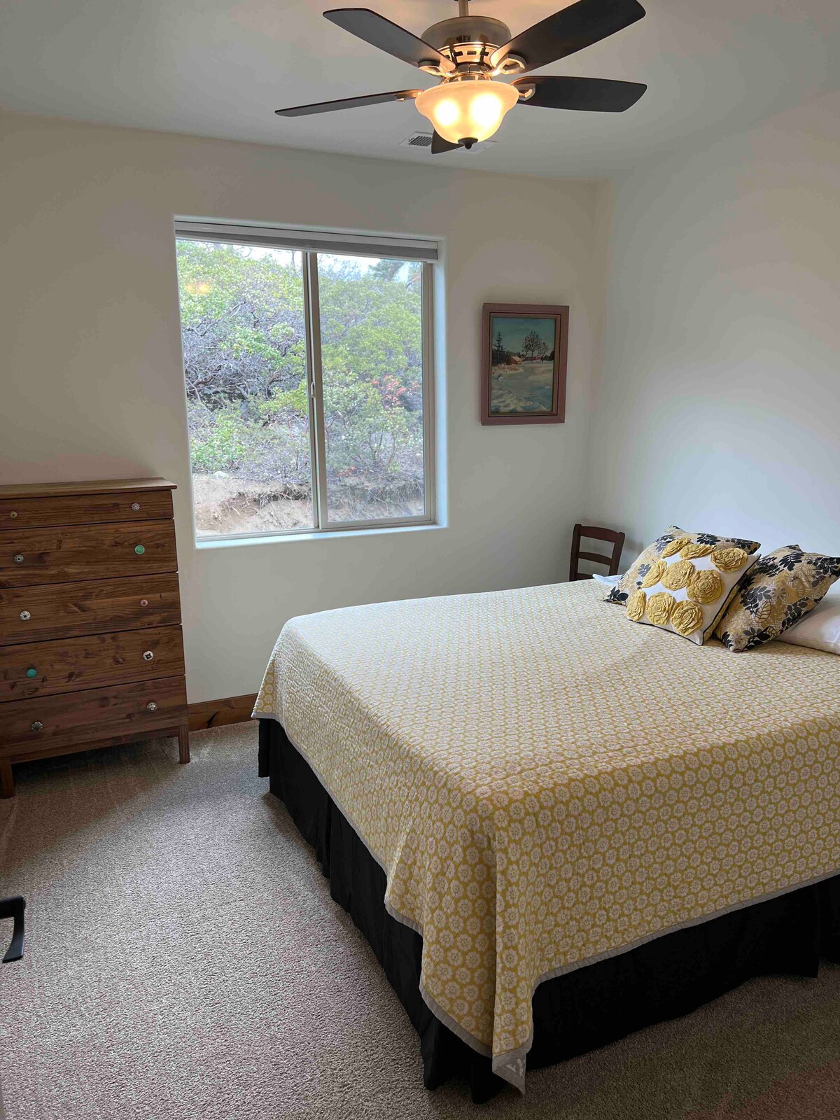 חדר שינה 3  עם מיטת קאל קינג.