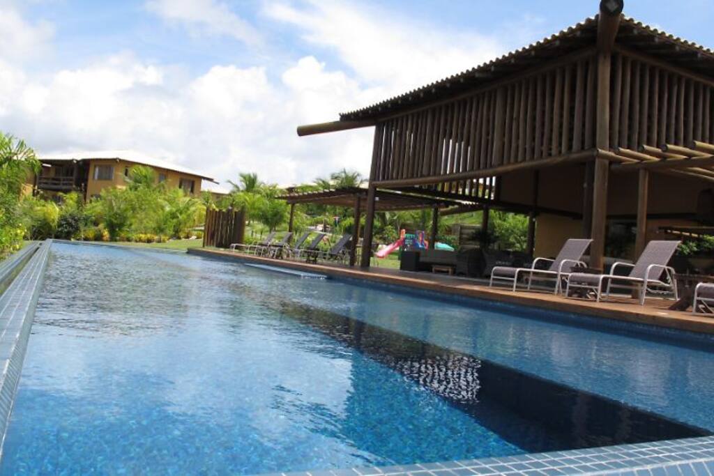 Area de lazer do condominio.
Piscina,restaurante.