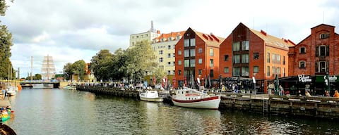 Stylish Riverside Apartment in Old Town