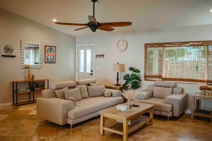 Private Paradises, 4BR, Front Suites , 2 Kitchens