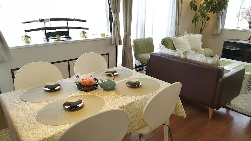 10 min from Shinjyuku. Free Home wifi.7pp gallery image 3