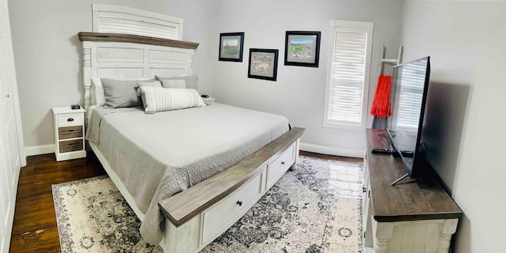 Master King Bedroom 