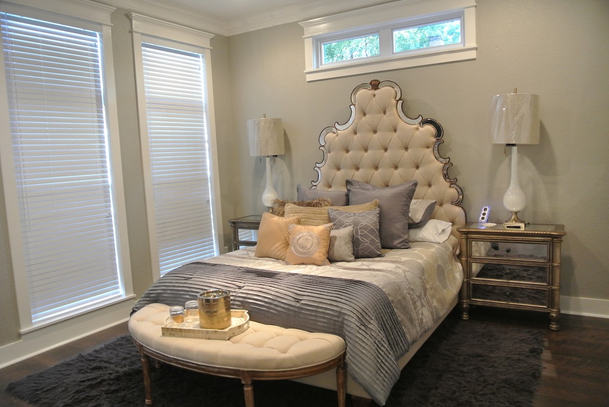 Queen Bling Bed და ავეჯი