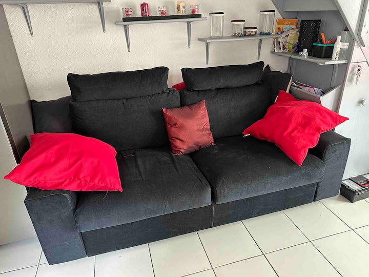 Kitanda kipya cha sofa 140 x 200 (kumbuka: matandiko hayatolewi) tangu Juni 2023. 