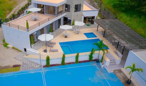 Quinta en Yunguilla, with pool Jacuzzi sauna
