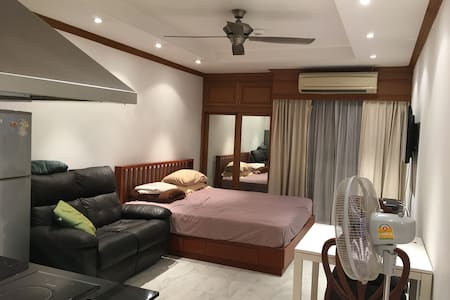 Hideaway studio @Sukhumvit 10 close to Nana Asoke