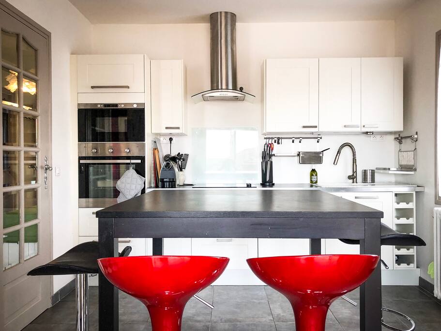 Kitchen bar table